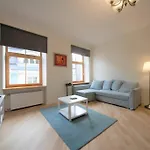 Old Town 2 Bedroom / Location 아파트 *
